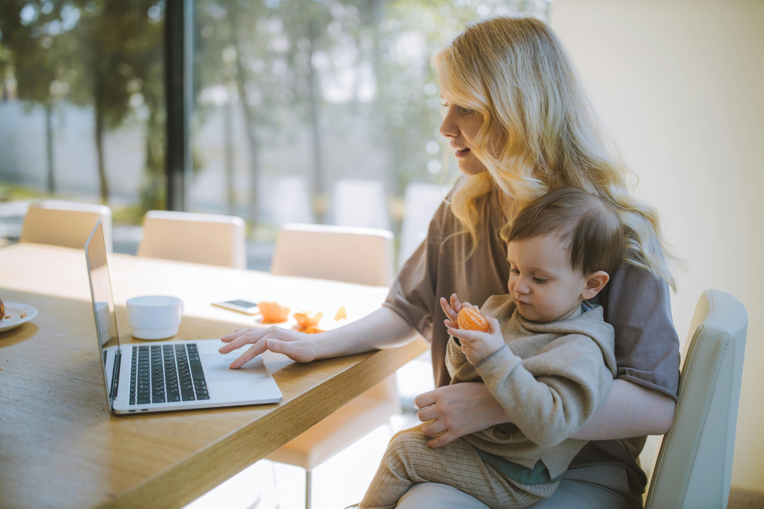 Tech Tools That Make Mum Life Easier: Because You Deserve More Than Chaos